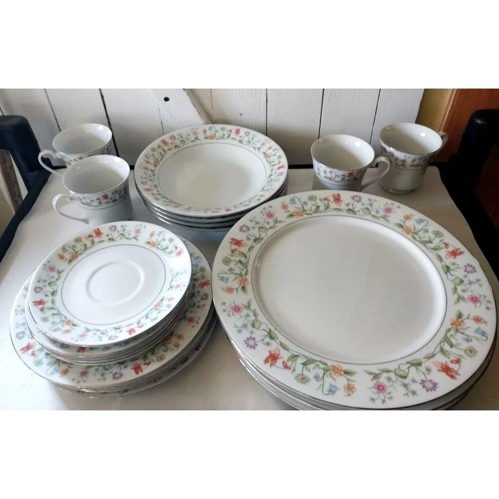 The Ashley Overseas Eternal Love 20 Piece Dish Set. Cups Bowls, Plates, Saucers.